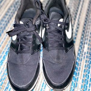 ✨👟 NIKE Athletic Sneakers 👟✨